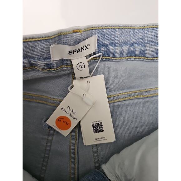 Spanx Women's Faded Light Blue jeans Size 12 5 Pockets - Picture 4 of 10